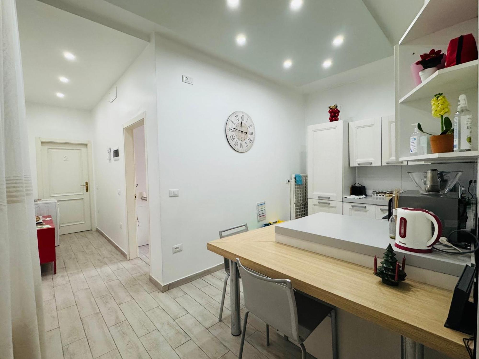 Modern Room With Private Bathroom Тренто Экстерьер фото